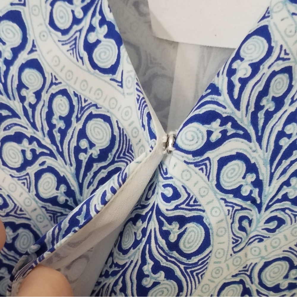 Nordstrom Signature Silk wrap cut paisley motif dress size 6โ - Picture 9 of 11